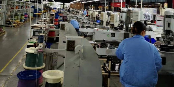 瑞舟線束自動(dòng)化加工設(shè)備為汽車(chē)客戶(hù)解決多工序生產(chǎn)