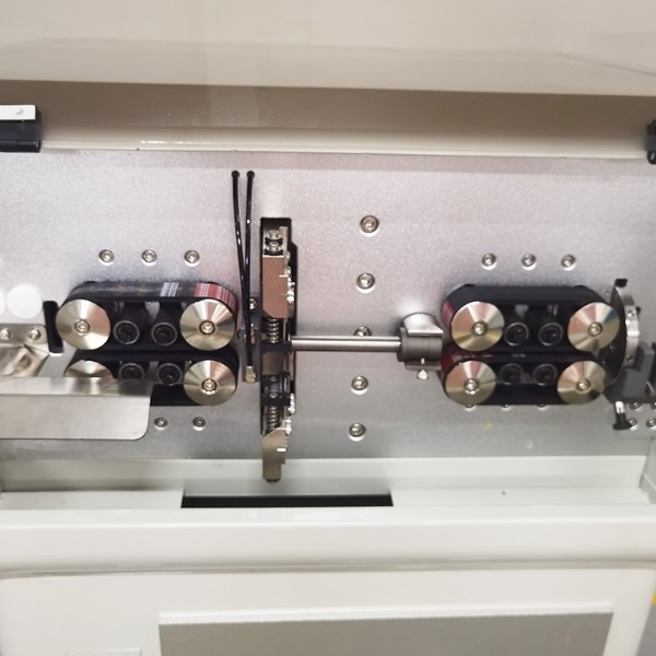 全自動(dòng)電源線裁線機(jī)護(hù)套線剝線機(jī)RZT-301C-30 全自動(dòng)電源線裁線機(jī)護(hù)套線剝線機(jī)RZT-301C-30