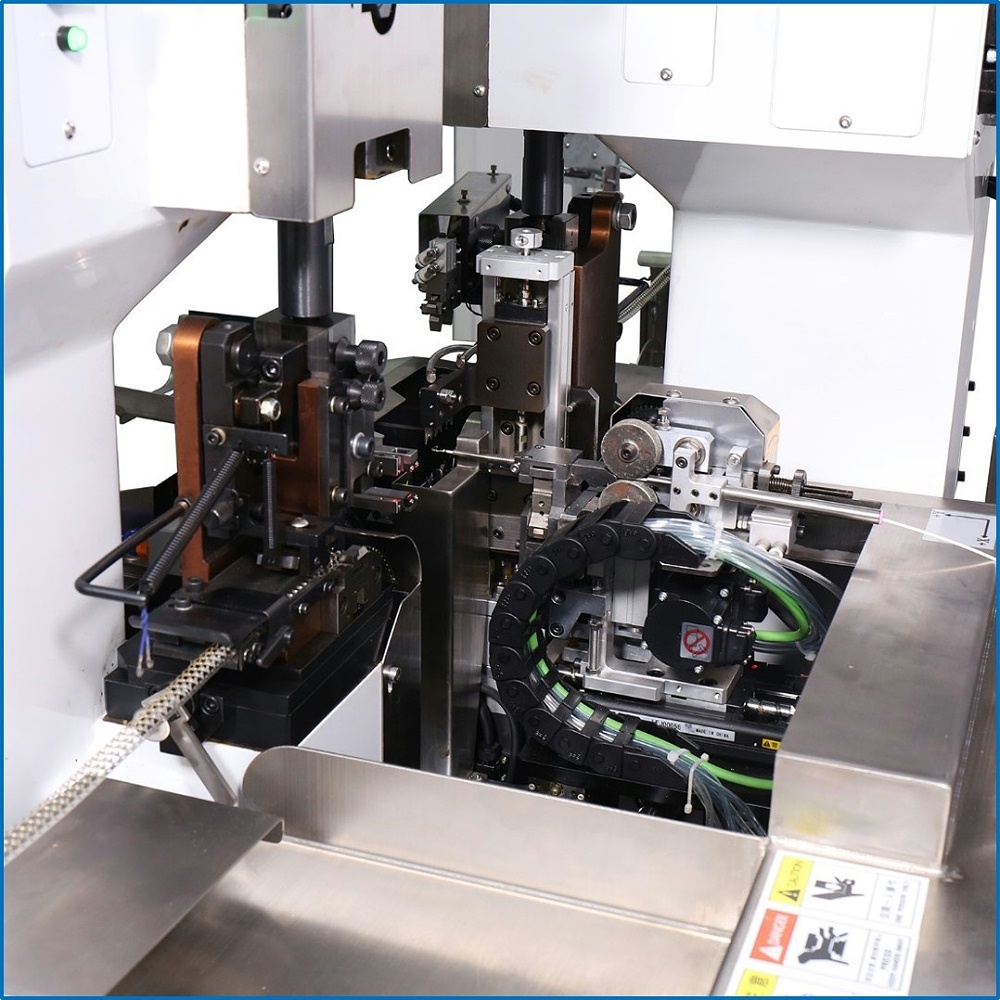 2020款全自動(dòng)雙頭端子機(jī) RZT-208A1細(xì)節(jié)圖